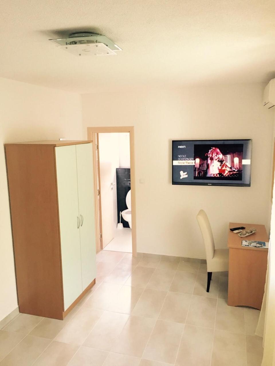 Rooms Florida トゥリバニ・クルシサ 部屋 写真