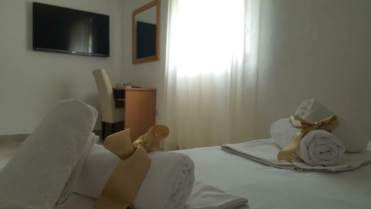Rooms Florida トゥリバニ・クルシサ 部屋 写真