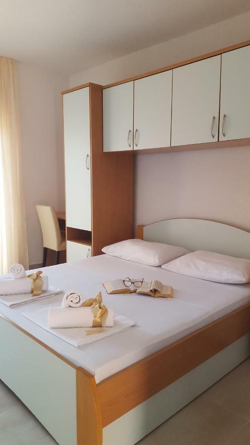Rooms Florida トゥリバニ・クルシサ 部屋 写真